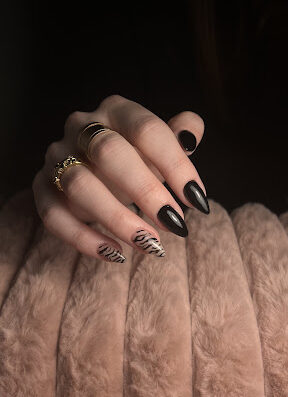 Nails & Co